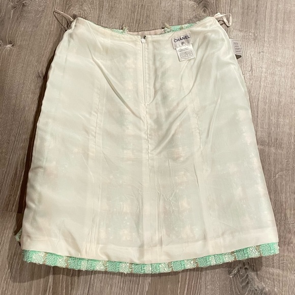 Chanel Vintage 2004 Cruise Collection 04C Tweed Boucle Skirt - Picture 14 of 14